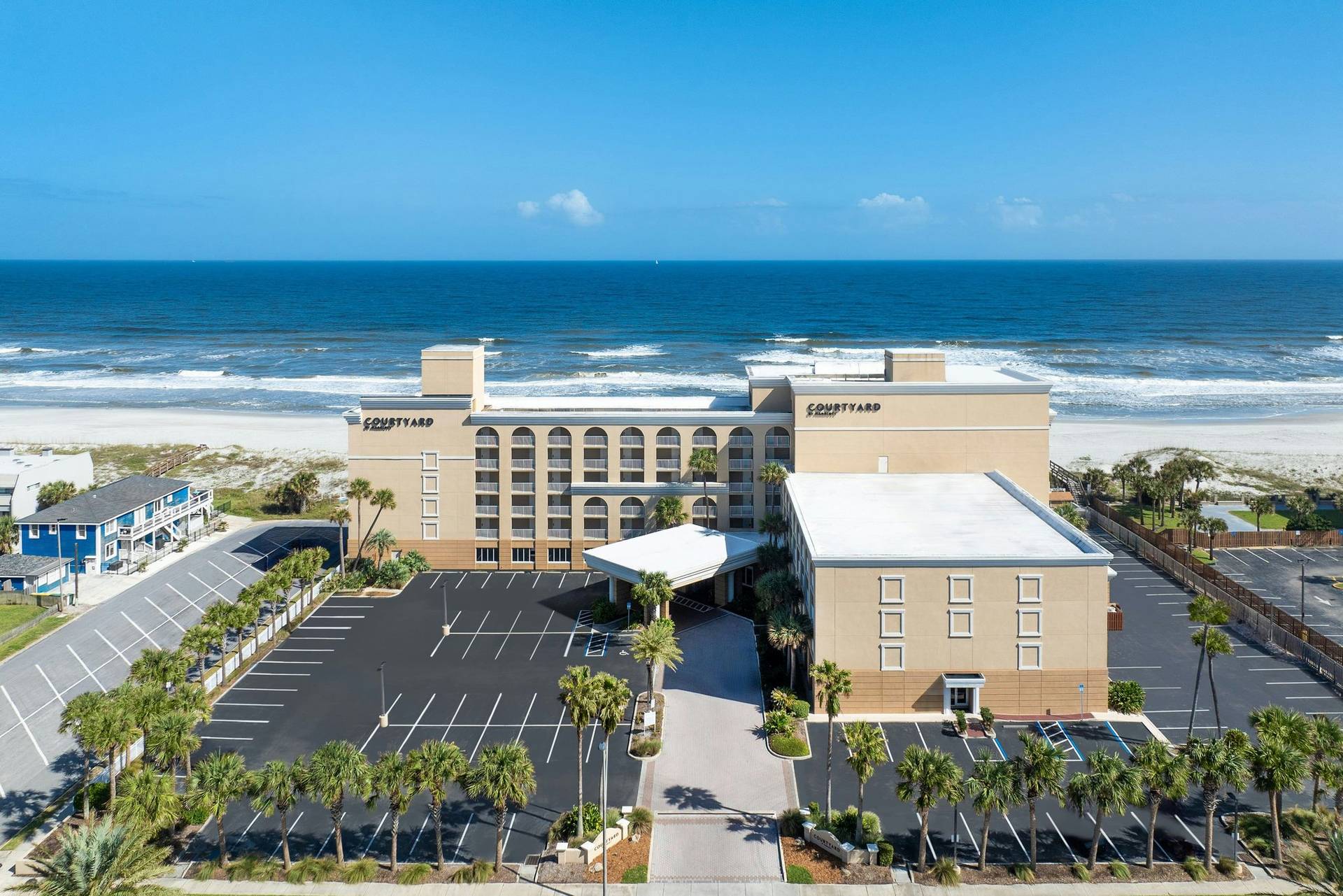 Courtyard by Marriott Jacksonville Beach Oceanfront, beach venue for company picnics in Jacksonville Beach, Florida